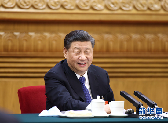  3月5日，中共中央总书记、国家主席、中央军委主席习近平参加十三届全国人大四次会议内蒙古代表团的审议。新华社记者 鞠鹏 摄