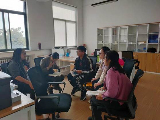 说明: 审计比赛指导照片 说明: 审计比赛指导照片